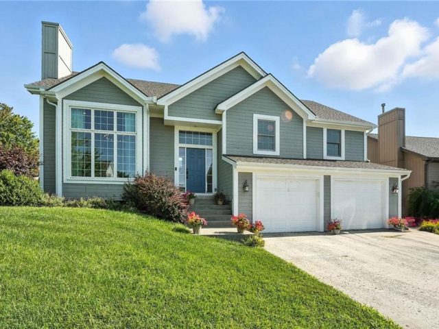 Homes for Sale in Platte City, MO 64079 | 1313  Pleasant Hill Drive
