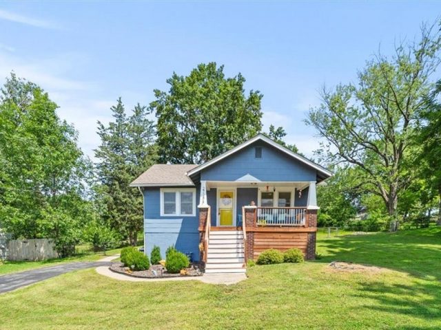 Homes for Sale in Kansas City, MO 64117 | 2718 NE 45th Street