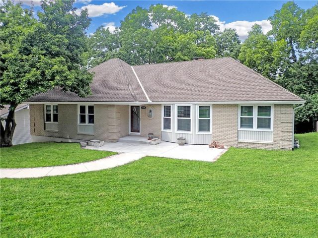 Homes for Sale in Kansas City, MO 64116 | 404  Briarcliff Road