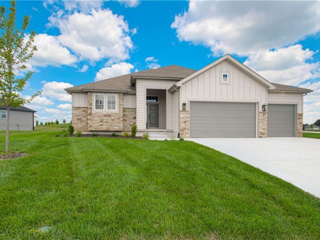 Homes for Sale in Kearney, MO 64060 | 2007  Foxtail Point