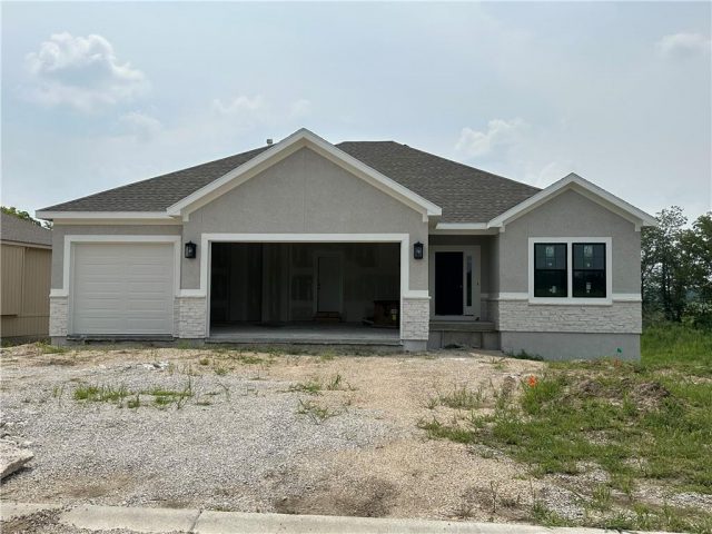 Homes for Sale in Lawson, MO 64062 | 462  Green Drive