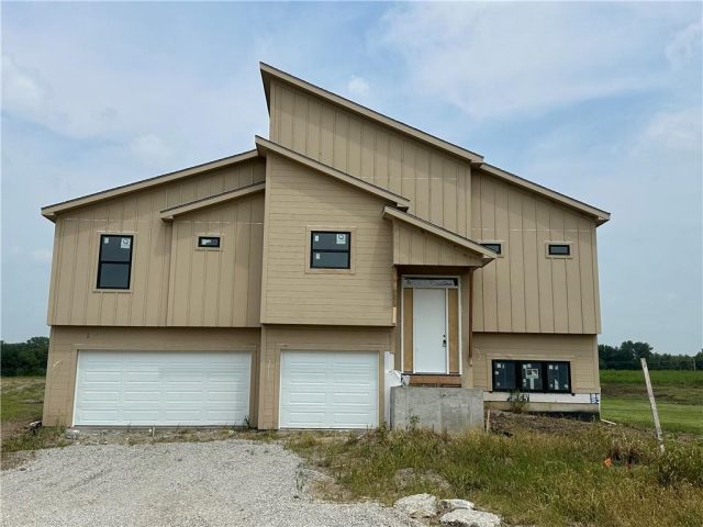 Homes for Sale in Lawson, MO 64062 | 459  Green Drive