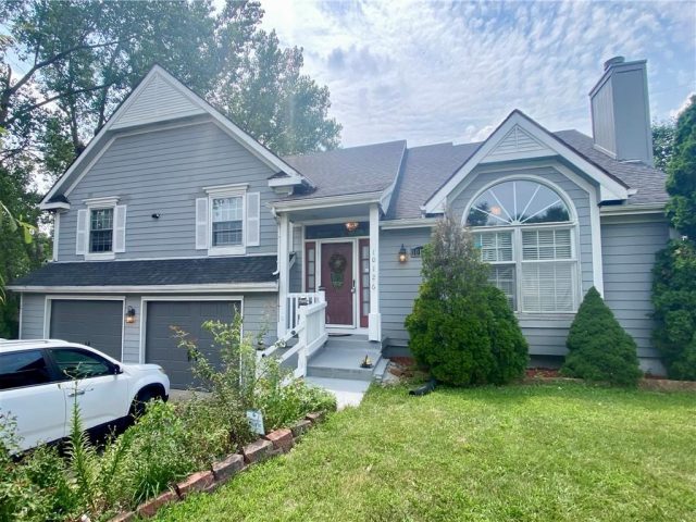 Homes for Sale in Kansas City, MO 64155 | 10126 N Highland Terrace