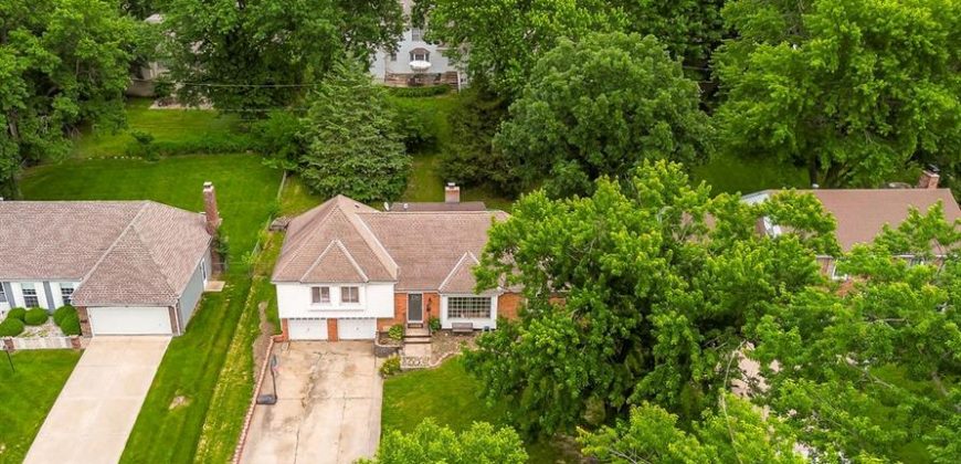 Homes for Sale in Gladstone, MO 64119 | 6305 N Bales Avenue