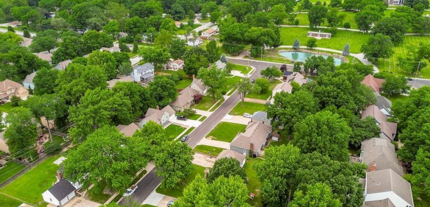 Homes for Sale in Gladstone, MO 64119 | 6305 N Bales Avenue