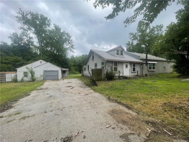 Homes for Sale in Kansas City, MO 64119 | 5851  Barnes Avenue
