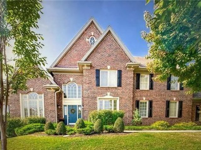 Homes for Sale in Kansas City, MO 64151 | 6000 N Cosby Court