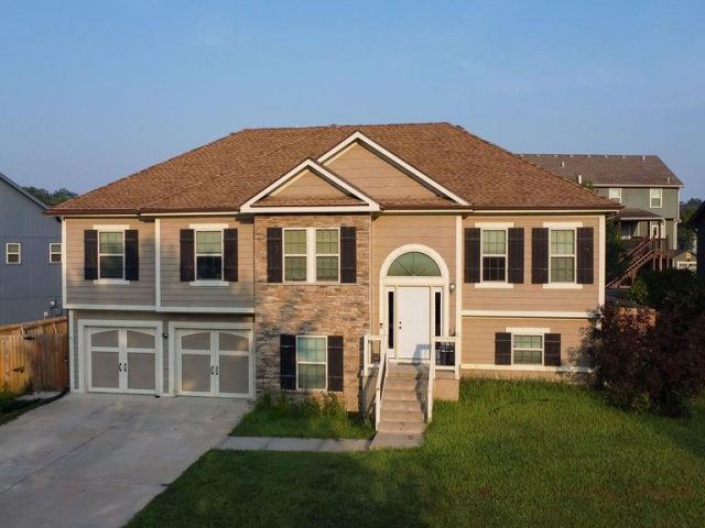 Homes for Sale in Kearney, MO 64060 | 1210 E 15th Street