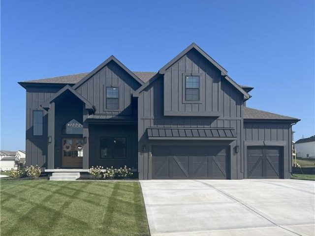 Homes for Sale in Kearney, MO 64060 | 13604 NE 114th Place