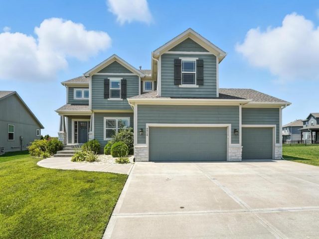 Homes for Sale in Kansas City, MO 64157 | 9914 N Smalley Avenue