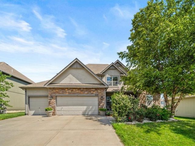 Homes for Sale in Kansas City, MO 64154 | 5700 NW 92nd Terrace