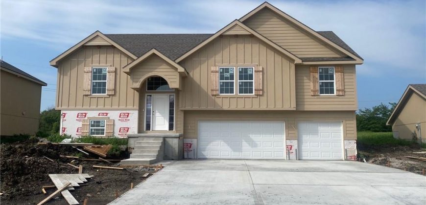 Homes for Sale in Kansas City, MO 64156 | 5911 NE 118th Street