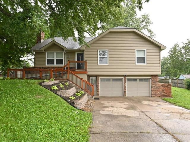 Homes for Sale in Kansas City, MO 64155 | 1019 NE 114th Terrace