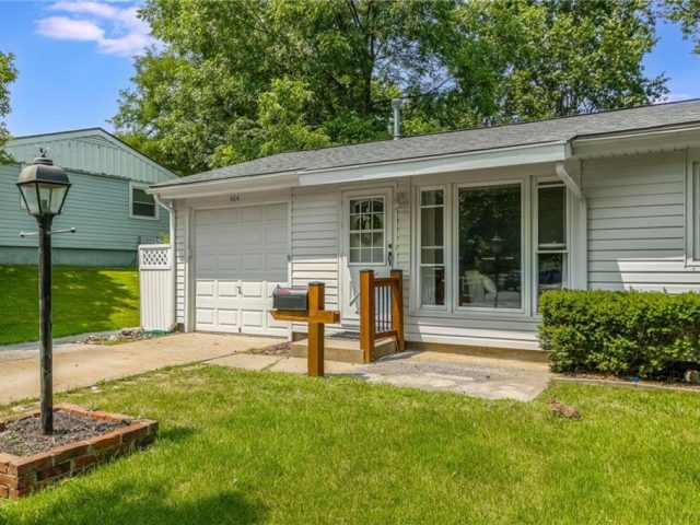 Homes for Sale in Gladstone, MO 64118 | 804 NE 61st Street