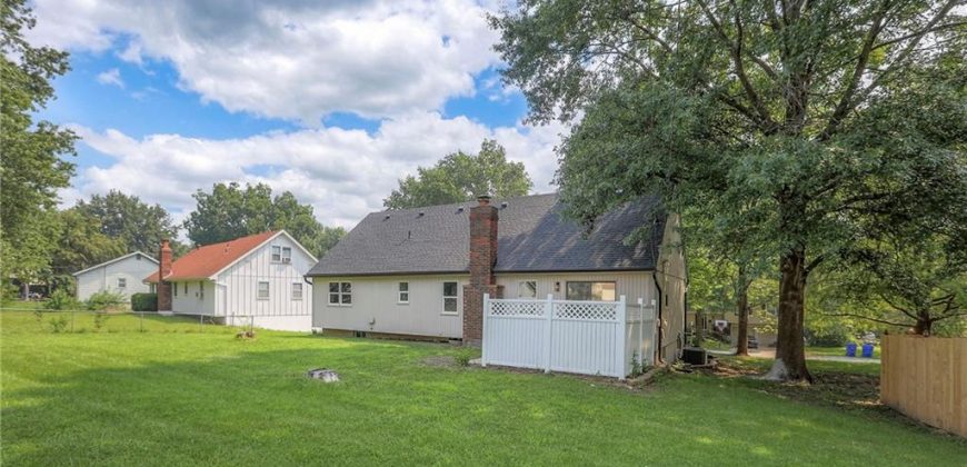 Homes for Sale in Gladstone, MO 64119 | 6704 N Agnes Avenue