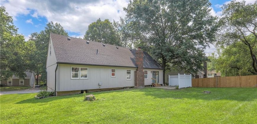 Homes for Sale in Gladstone, MO 64119 | 6704 N Agnes Avenue