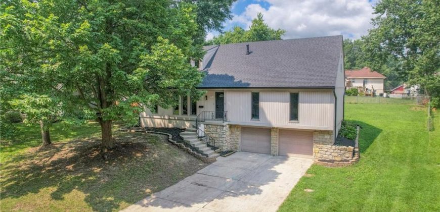 Homes for Sale in Gladstone, MO 64119 | 6704 N Agnes Avenue