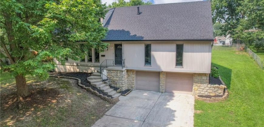 Homes for Sale in Gladstone, MO 64119 | 6704 N Agnes Avenue