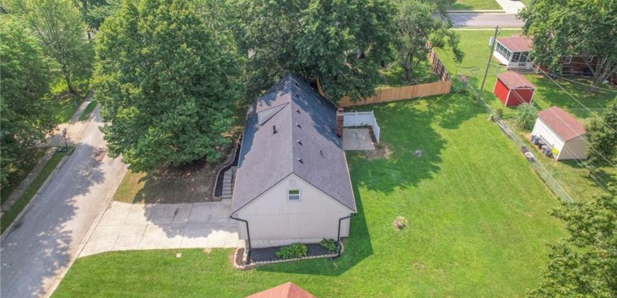 Homes for Sale in Gladstone, MO 64119 | 6704 N Agnes Avenue