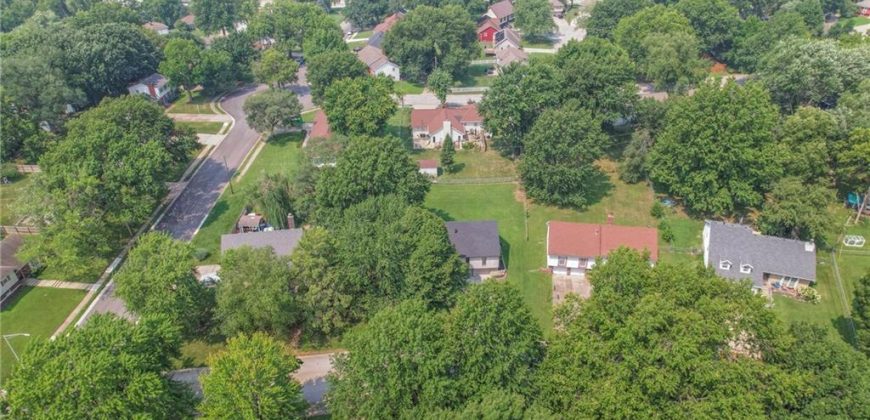 Homes for Sale in Gladstone, MO 64119 | 6704 N Agnes Avenue