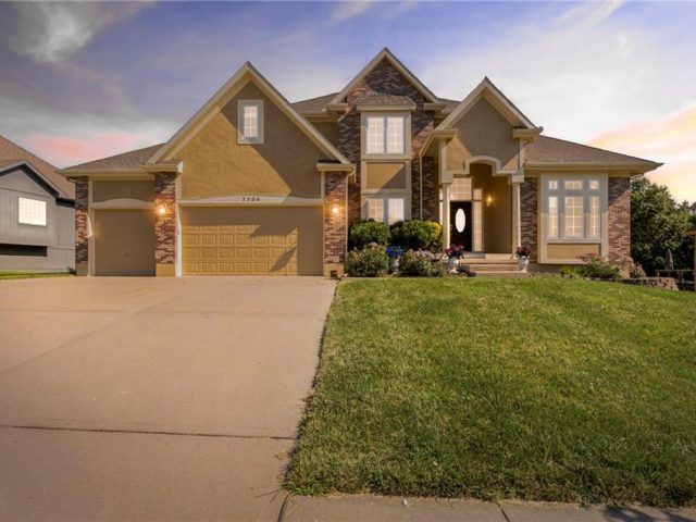 Homes for Sale in Kansas City, MO 64156 | 3504 NE 94th Terrace