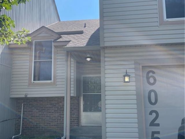 Homes for Sale in Gladstone, MO 64119 | 6025 N Kansas Avenue