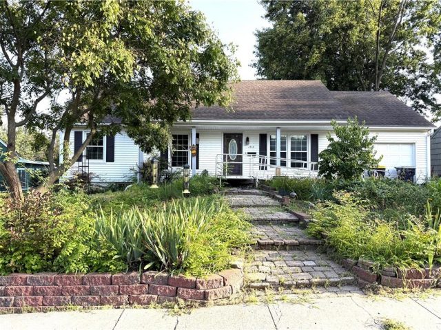 Homes for Sale in Kansas City, MO 64118 | 1513 NE 52nd Street