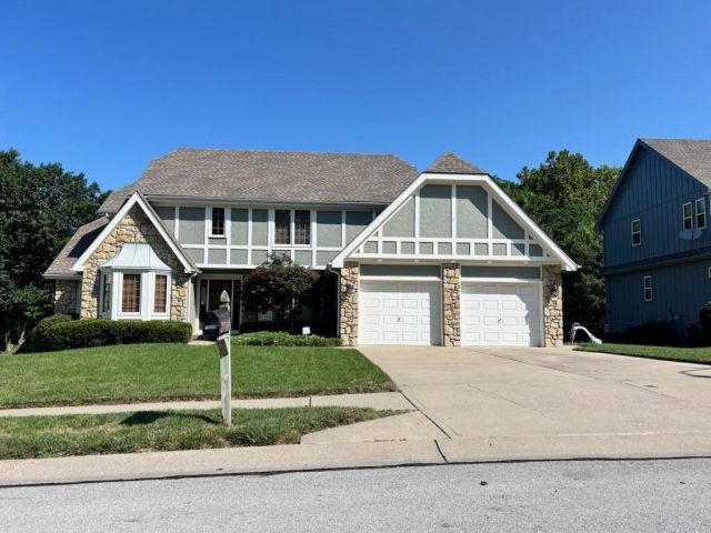 Homes for Sale in Kansas City, MO 64155 | 1606 NE 100th Court