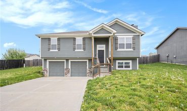 Homes for Sale in Smithville, MO 64089 | 902  Sunflower Street