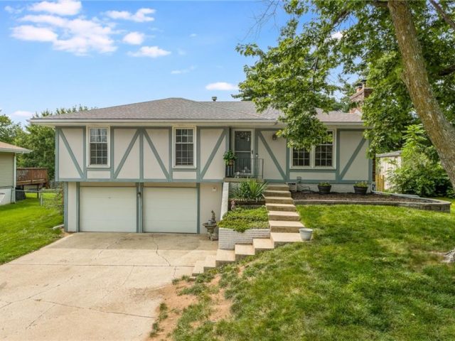 Homes for Sale in Kansas City, MO 64152 | 7411 NW 77th Street