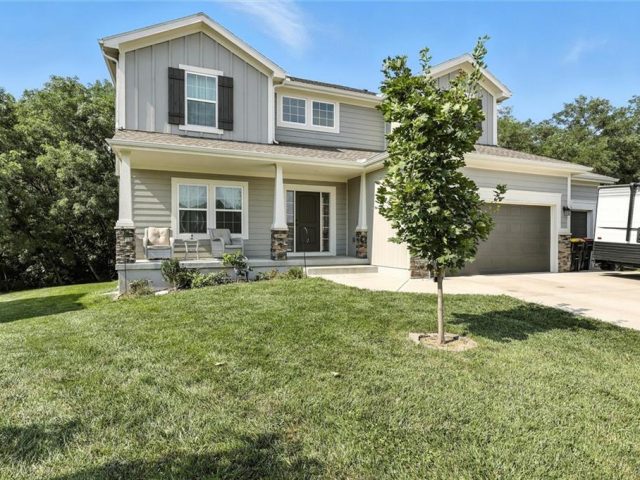 Homes for Sale in Kearney, MO 64060 | 1042 E 14th Street