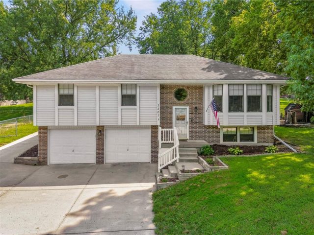 Homes for Sale in Kansas City, MO 64155 | 1307 NE Cookingham Drive