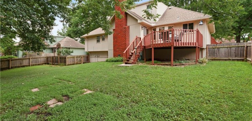 Homes for Sale in Gladstone, MO 64119 | 6009 N Monroe Avenue