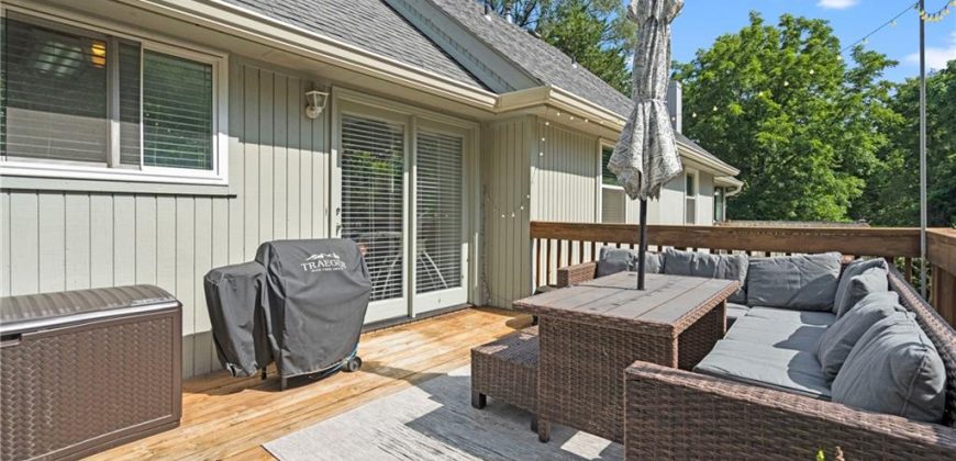 Homes for Sale in Parkville, MO 64152 | 1316  Walnut Street