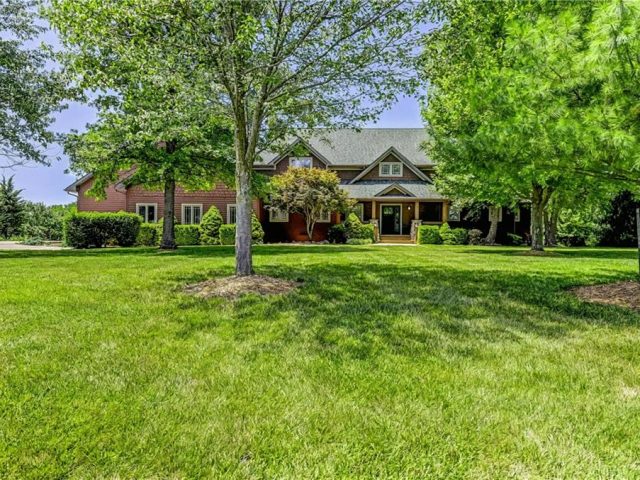 Homes for Sale in Kearney, MO 64060 | 12122  Ridgeview Road