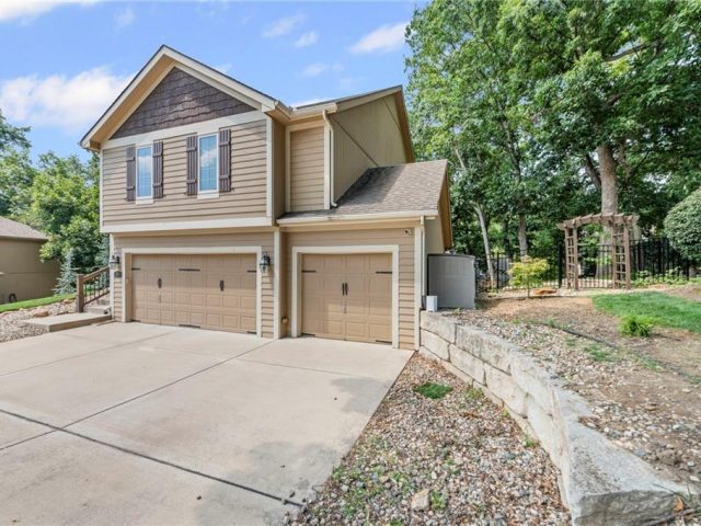 Homes for Sale in Kansas City, MO 64118 | 5254 N Walnut Street
