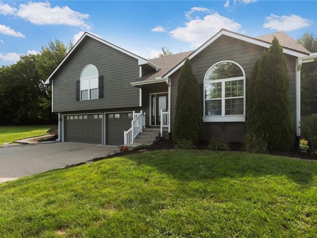 Homes for Sale in Kearney, MO 64060 | 15205  Hills Road