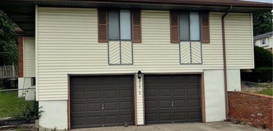 Homes for Sale in Kansas City, MO 64118 | 829 NW 69th Street