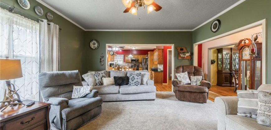 Homes for Sale in Excelsior Springs, MO 64024 | 825  DOGWOOD