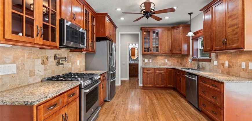 Homes for Sale in Kansas City, MO 64152 | 12023 NW Country Club Court