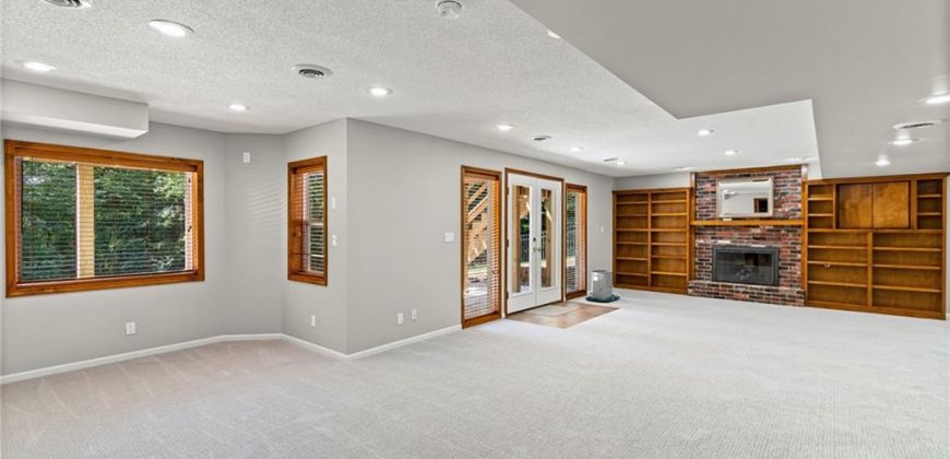 Homes for Sale in Kansas City, MO 64152 | 12023 NW Country Club Court