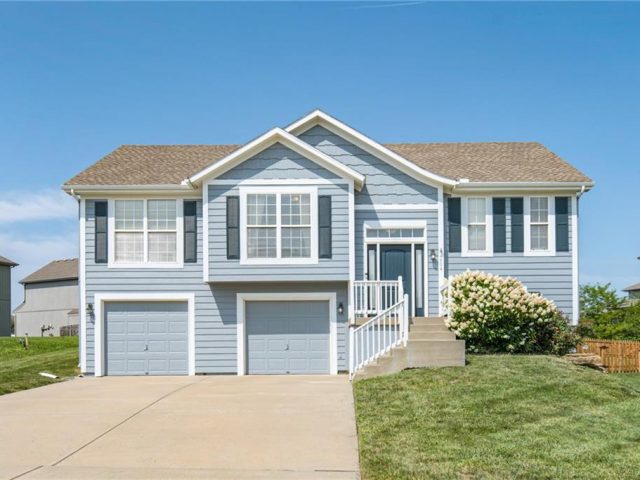 Homes for Sale in Kansas City, MO 64156 | 4404 NE 85th Street