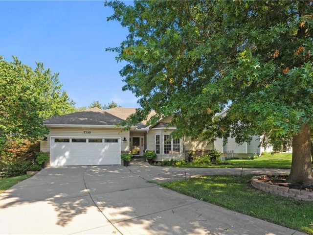 Homes for Sale in Kansas City, MO 64119 | 7735 N Mersington Avenue