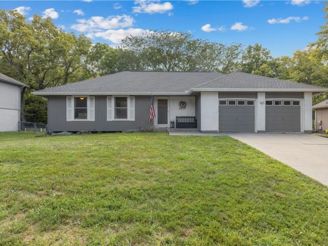 Homes for Sale in Parkville, MO 64152 | 7010 N WHEATON Avenue