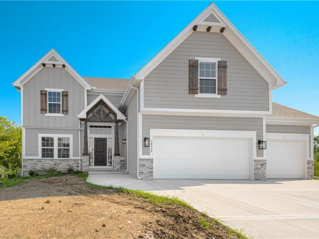 Homes for Sale in Kansas City, MO 64156 | 11803 N Bellaire Avenue