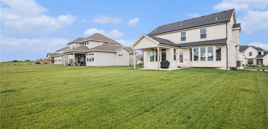 Homes for Sale in Kansas City, MO 64157 | 10518 N Hawthorne Avenue