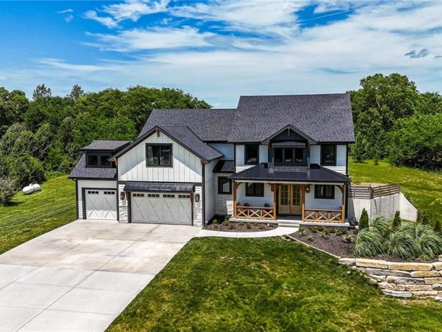 Homes for Sale in Liberty, MO 64068 | 8422 NE 147th Street