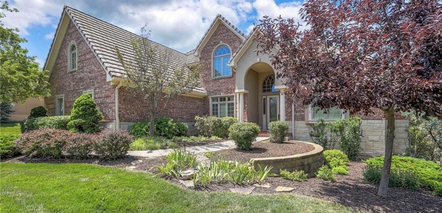 Homes for Sale in Kansas City, MO 64154 | 10118 N Helena Avenue