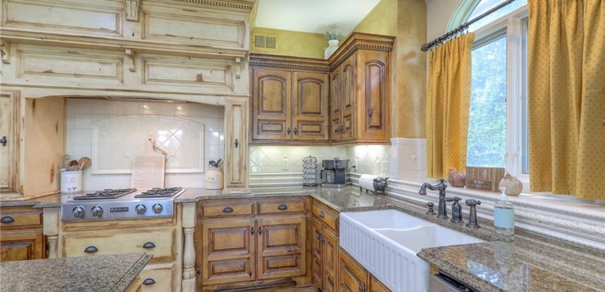 Homes for Sale in Kansas City, MO 64154 | 10118 N Helena Avenue