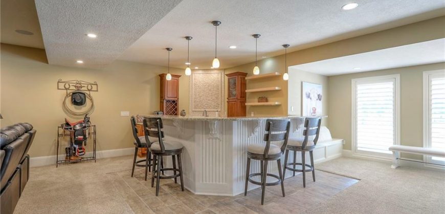 Homes for Sale in Kansas City, MO 64154 | 10118 N Helena Avenue